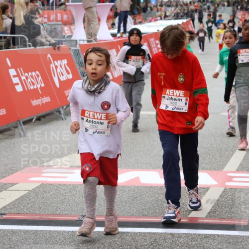 25.04.2026 - Das Zehntel Strokosch-Dieckow http://msf.ph/oto/9584208 25.04.2026 09:06:53 Ziel 1078, 1084, 1118, 1128, 1130, 2113, 2115, 2177, 2543, 2832, 3320, 3620, 1078, 1084, 1118, 1128, 1130, 2113, 2115, 2177, 2543, 2832, 3320, 3620 meine-sportfotos.de