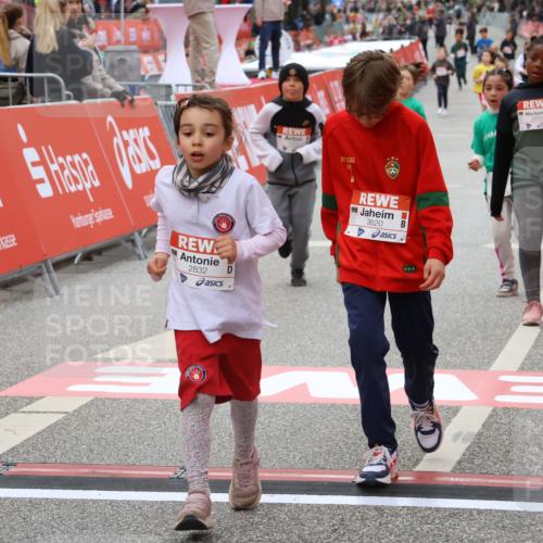 25.04.2026 - Das Zehntel Strokosch-Dieckow http://msf.ph/oto/9584212 25.04.2026 09:06:53 Ziel 1078, 1084, 1118, 1128, 1130, 2113, 2115, 2177, 2543, 2832, 3320, 3620, 1078, 1084, 1118, 1128, 1130, 2113, 2115, 2177, 2543, 2832, 3320, 3620 meine-sportfotos.de