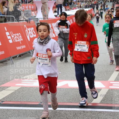25.04.2026 - Das Zehntel Strokosch-Dieckow http://msf.ph/oto/9584215 25.04.2026 09:06:53 Ziel 1078, 1084, 1118, 1128, 1130, 2113, 2115, 2177, 2543, 2832, 3320, 3620, 1078, 1084, 1118, 1128, 1130, 2113, 2115, 2177, 2543, 2832, 3320, 3620 meine-sportfotos.de