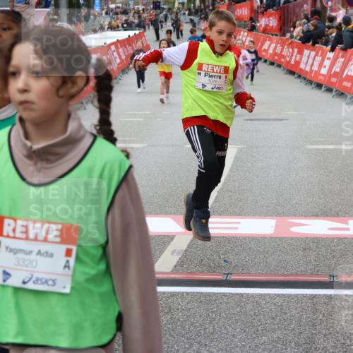 25.04.2026 - Das Zehntel Strokosch-Dieckow http://msf.ph/oto/9584243 25.04.2026 09:06:58 Ziel 1076, 1118, 1616, 1659, 2177, 2357, 2372, 2626, 2832, 3320, 3620, 1076, 1118, 1616, 1659, 2177, 2357, 2372, 2626, 2832, 3320, 3620 meine-sportfotos.de
