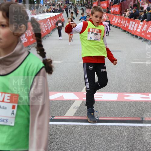 25.04.2026 - Das Zehntel Strokosch-Dieckow http://msf.ph/oto/9584248 25.04.2026 09:06:58 Ziel 1076, 1118, 1616, 1659, 2177, 2357, 2372, 2626, 2832, 3320, 3620, 1076, 1118, 1616, 1659, 2177, 2357, 2372, 2626, 2832, 3320, 3620 meine-sportfotos.de