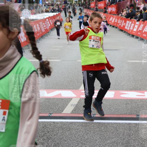 25.04.2026 - Das Zehntel Strokosch-Dieckow http://msf.ph/oto/9584252 25.04.2026 09:06:58 Ziel 1076, 1118, 1616, 1659, 2177, 2357, 2372, 2626, 2832, 3320, 3620, 1076, 1118, 1616, 1659, 2177, 2357, 2372, 2626, 2832, 3320, 3620 meine-sportfotos.de