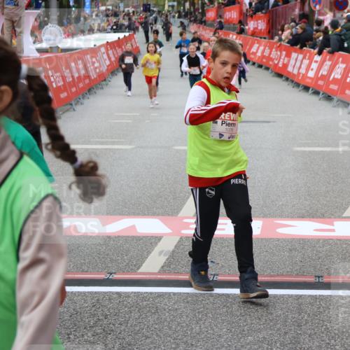 25.04.2026 - Das Zehntel Strokosch-Dieckow http://msf.ph/oto/9584255 25.04.2026 09:06:58 Ziel 1076, 1118, 1616, 1659, 2177, 2357, 2372, 2626, 2832, 3320, 3620, 1076, 1118, 1616, 1659, 2177, 2357, 2372, 2626, 2832, 3320, 3620 meine-sportfotos.de