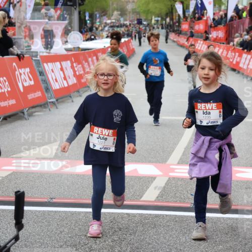 25.04.2026 - Das Zehntel Strokosch-Dieckow http://msf.ph/oto/9584327 25.04.2026 09:07:09 Ziel 1227, 1235, 1973, 2483, 2677, 2687, 2973, 2985, 3771, 3781, 1227, 1235, 1973, 2483, 2677, 2687, 2973, 2985, 3771, 3781 meine-sportfotos.de