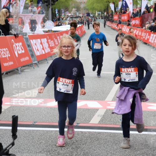 25.04.2026 - Das Zehntel Strokosch-Dieckow http://msf.ph/oto/9584329 25.04.2026 09:07:09 Ziel 1227, 1235, 1973, 2483, 2677, 2687, 2973, 2985, 3771, 3781, 1227, 1235, 1973, 2483, 2677, 2687, 2973, 2985, 3771, 3781 meine-sportfotos.de