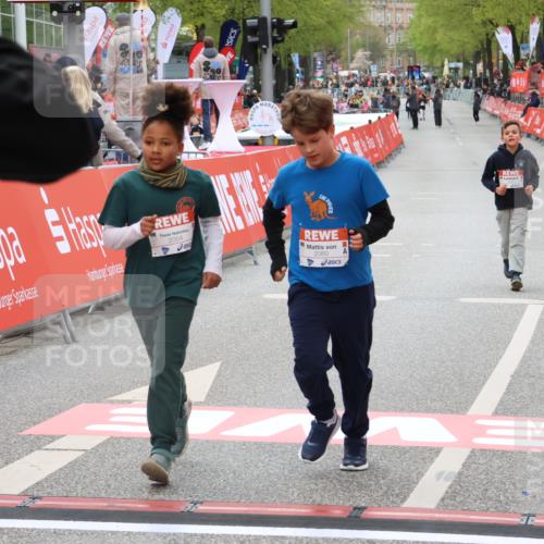 25.04.2026 - Das Zehntel Strokosch-Dieckow http://msf.ph/oto/9584348 25.04.2026 09:07:12 Ziel 1227, 1235, 1524, 1973, 2054, 2060, 2687, 3771, 3781, 1227, 1235, 1524, 1973, 2054, 2060, 2687, 3771, 3781 meine-sportfotos.de