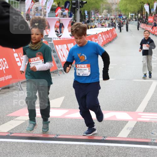 25.04.2026 - Das Zehntel Strokosch-Dieckow http://msf.ph/oto/9584358 25.04.2026 09:07:12 Ziel 1227, 1235, 1524, 1973, 2054, 2060, 2687, 3771, 3781, 1227, 1235, 1524, 1973, 2054, 2060, 2687, 3771, 3781 meine-sportfotos.de