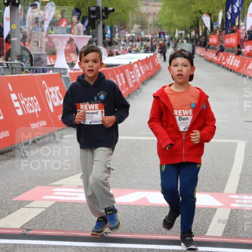 25.04.2026 - Das Zehntel Strokosch-Dieckow http://msf.ph/oto/9584381 25.04.2026 09:07:16 Ziel 1321, 1524, 2054, 2060, 2180, 2924, 3732, 3742, 1321, 1524, 2054, 2060, 2180, 2924, 3732, 3742 meine-sportfotos.de
