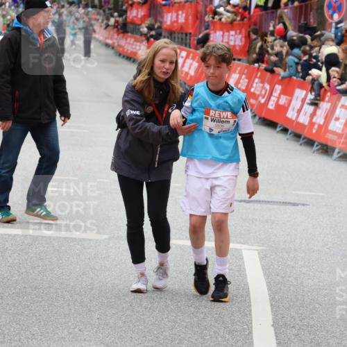 25.04.2026 - Das Zehntel Strokosch-Dieckow http://msf.ph/oto/9585543 25.04.2026 11:00:36 Ziel 5040, 5219, 5233, 5271, 5286, 5343, 5352, 5353, 5635, 5690, 5715, 5722, 5836, 5995, 6091, 6395, 6632, 6669, 6686, 6874, 7017, 7054, 7094, 7296, 7370, 7410, 7465, 7660, 7767, 7800, 7834, 7844, 7859, 5040, 5219, 5233, 5271, 5286, 5343, 5352, 5353, 5635, 5690, 5715, 5722, 5836, 5995, 6091, 6395, 6632, 6669, 6686, 6874, 7017, 7054, 7094, 7296, 7370, 7410, 7465, 7660, 7767, 7800, 7834, 7844, 7859 meine-sportfotos.de