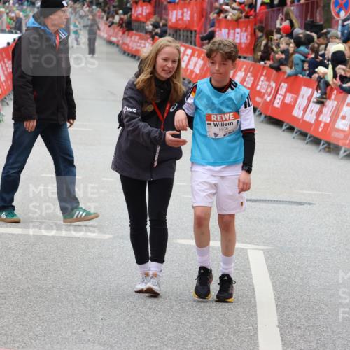 25.04.2026 - Das Zehntel Strokosch-Dieckow http://msf.ph/oto/9585555 25.04.2026 11:00:36 Ziel 5040, 5219, 5233, 5271, 5286, 5343, 5352, 5353, 5635, 5690, 5715, 5722, 5836, 5995, 6091, 6395, 6632, 6669, 6686, 6874, 7017, 7054, 7094, 7296, 7370, 7410, 7465, 7660, 7767, 7800, 7834, 7844, 7859, 5040, 5219, 5233, 5271, 5286, 5343, 5352, 5353, 5635, 5690, 5715, 5722, 5836, 5995, 6091, 6395, 6632, 6669, 6686, 6874, 7017, 7054, 7094, 7296, 7370, 7410, 7465, 7660, 7767, 7800, 7834, 7844, 7859 meine-sportfotos.de