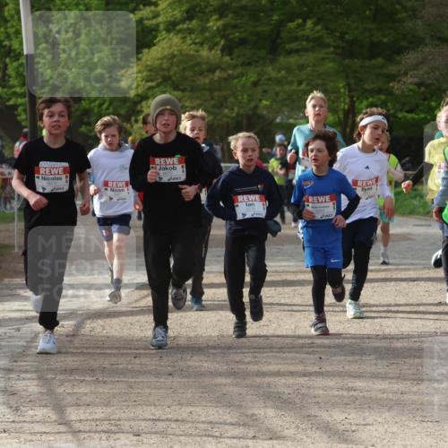 25.04.2026 - Das Zehntel Zöllner http://msf.ph/oto/9591280 25.04.2026 08:38:32 Laufen 3672, 3670, 3328 meine-sportfotos.de