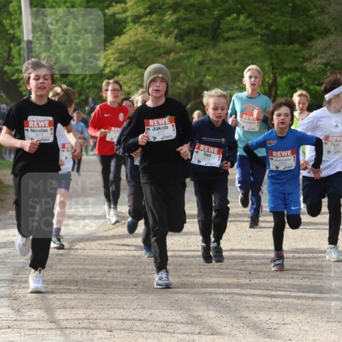 25.04.2026 - Das Zehntel Zöllner http://msf.ph/oto/9591283 25.04.2026 08:38:33 Laufen 3672, 3670, 2263, 1587 meine-sportfotos.de