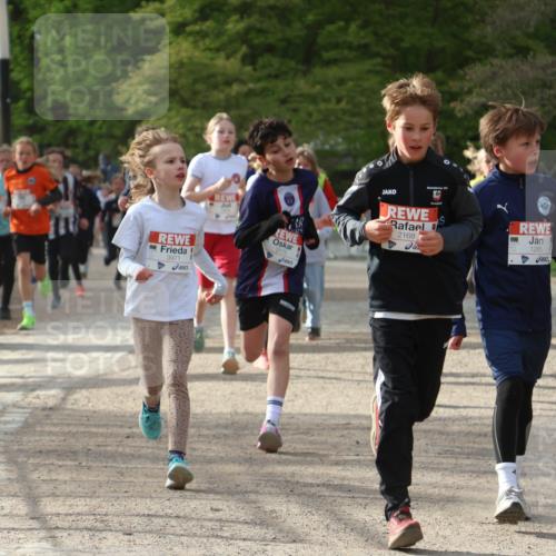 25.04.2026 - Das Zehntel Zöllner http://msf.ph/oto/9591359 25.04.2026 08:38:52 Laufen 3971, 2175, 2168, 1285, 4010 meine-sportfotos.de