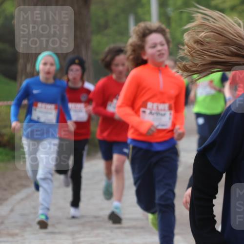 25.04.2026 - Das Zehntel Zöllner http://msf.ph/oto/9591411 25.04.2026 08:39:03 Laufen 1882, 1882 meine-sportfotos.de