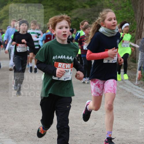 25.04.2026 - Das Zehntel Zöllner http://msf.ph/oto/9591484 25.04.2026 08:39:23 Laufen 444444, 472, 184 meine-sportfotos.de