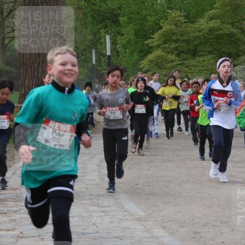 25.04.2026 - Das Zehntel Zöllner http://msf.ph/oto/9591706 25.04.2026 08:40:17 Laufen 3652, 3963 meine-sportfotos.de
