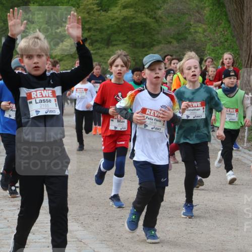 25.04.2026 - Das Zehntel Zöllner http://msf.ph/oto/9591796 25.04.2026 08:40:40 Laufen 2155, 2643, 3416, 2684, 3301 meine-sportfotos.de