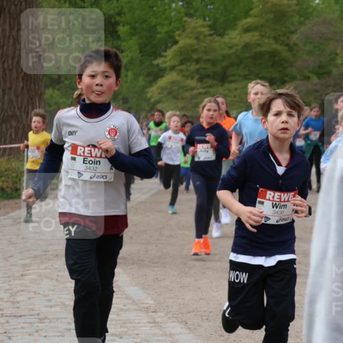 25.04.2026 - Das Zehntel Zöllner http://msf.ph/oto/9591809 25.04.2026 08:40:43 Laufen 3432, 3430 meine-sportfotos.de