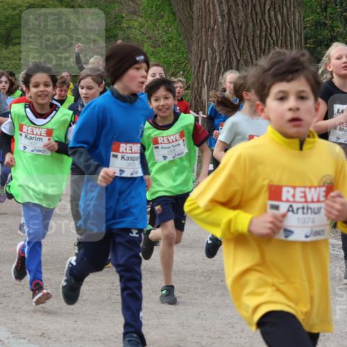 25.04.2026 - Das Zehntel Zöllner http://msf.ph/oto/9591831 25.04.2026 08:40:48 Laufen 1407, 3663, 1438, 1974, 3676 meine-sportfotos.de