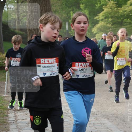 25.04.2026 - Das Zehntel Zöllner http://msf.ph/oto/9591918 25.04.2026 08:41:08 Laufen 2002, 1632, 3096, 3093 meine-sportfotos.de