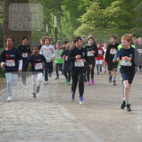 25.04.2026 - Das Zehntel Zöllner http://msf.ph/oto/9591923 25.04.2026 08:41:09 Laufen 2002, 1298 meine-sportfotos.de