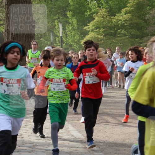 25.04.2026 - Das Zehntel Zöllner http://msf.ph/oto/9591993 25.04.2026 08:41:26 Laufen 3984, 3921, 3933, 2727 meine-sportfotos.de