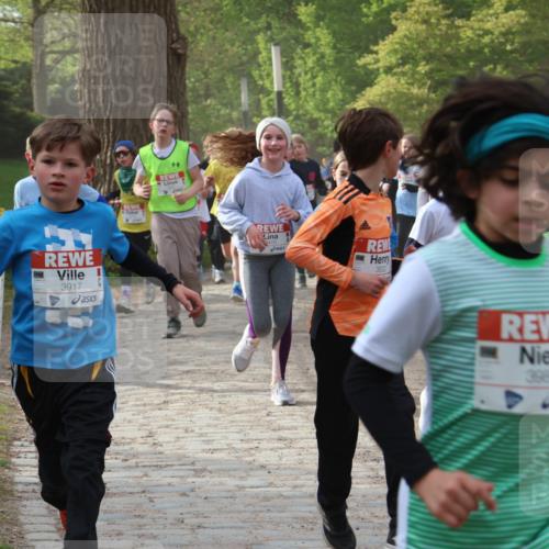 25.04.2026 - Das Zehntel Zöllner http://msf.ph/oto/9591999 25.04.2026 08:41:27 Laufen 3917, 413, 3932, 3984, 3921, 33 meine-sportfotos.de