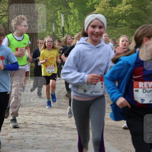 25.04.2026 - Das Zehntel Zöllner http://msf.ph/oto/9592010 25.04.2026 08:41:29 Laufen 297, 3413, 3426, 25013 meine-sportfotos.de