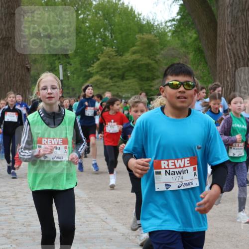 25.04.2026 - Das Zehntel Zöllner http://msf.ph/oto/9592218 25.04.2026 08:42:17 Laufen 40, 1774, 4444444 meine-sportfotos.de