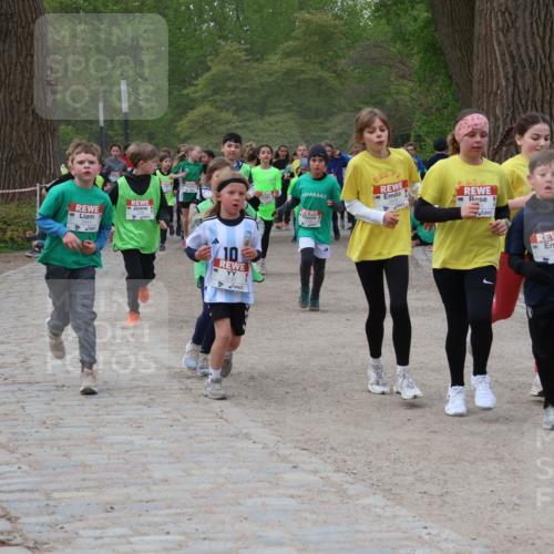 25.04.2026 - Das Zehntel Zöllner http://msf.ph/oto/9592397 25.04.2026 08:42:59 Laufen 10 meine-sportfotos.de