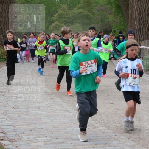 25.04.2026 - Das Zehntel Zöllner http://msf.ph/oto/9592406 25.04.2026 08:43:01 Laufen 2443, 10, 3730 meine-sportfotos.de
