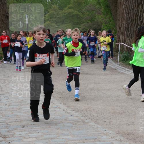 25.04.2026 - Das Zehntel Zöllner http://msf.ph/oto/9592417 25.04.2026 08:43:03 Laufen 10 meine-sportfotos.de