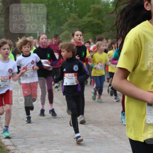25.04.2026 - Das Zehntel Zöllner http://msf.ph/oto/9592478 25.04.2026 08:43:15 Laufen 1070 meine-sportfotos.de