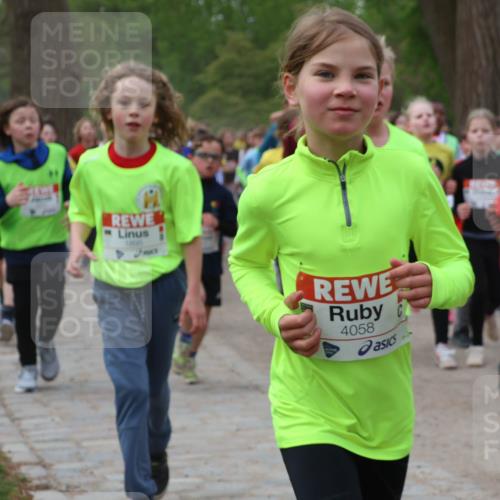 25.04.2026 - Das Zehntel Zöllner http://msf.ph/oto/9592492 25.04.2026 08:43:17 Laufen 4058 meine-sportfotos.de