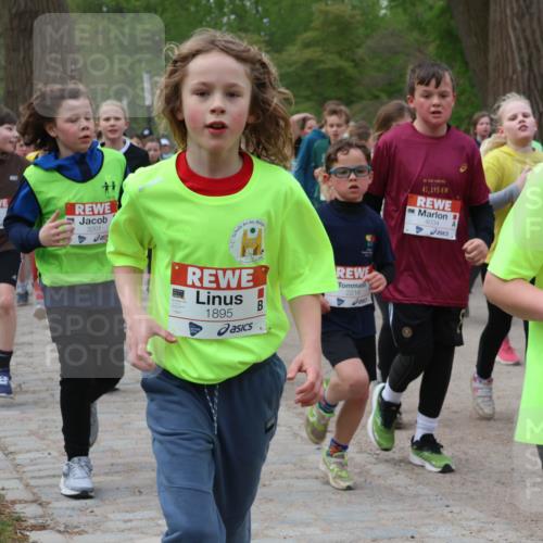 25.04.2026 - Das Zehntel Zöllner http://msf.ph/oto/9592495 25.04.2026 08:43:18 Laufen 3201, 1895, 2216, 42, 195, 4034, 1, 896, 1 meine-sportfotos.de