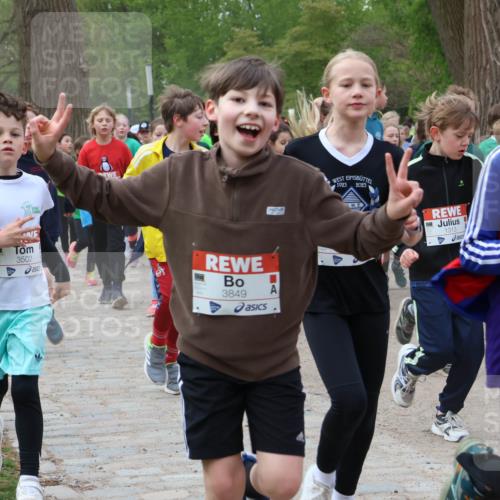 25.04.2026 - Das Zehntel Zöllner http://msf.ph/oto/9592503 25.04.2026 08:43:20 Laufen 3502, 3849, 1923, 2023, 1313, 3847 meine-sportfotos.de