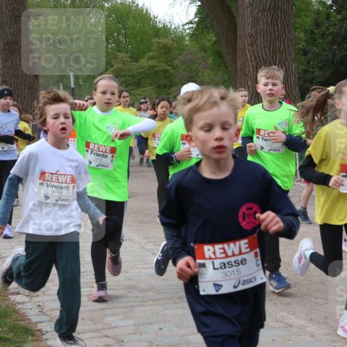 25.04.2026 - Das Zehntel Zöllner http://msf.ph/oto/9592532 25.04.2026 08:43:27 Laufen 1518, 3744, 1522, 3015 meine-sportfotos.de