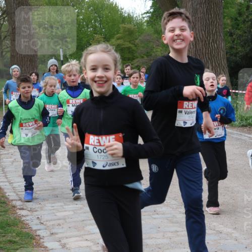 25.04.2026 - Das Zehntel Zöllner http://msf.ph/oto/9592582 25.04.2026 08:43:37 Laufen 3281, 1725, 1741, 065 meine-sportfotos.de