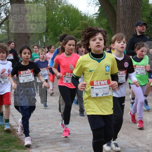 25.04.2026 - Das Zehntel Zöllner http://msf.ph/oto/9592685 25.04.2026 08:43:57 Laufen 2848, 2283, 220, 464, 1119, 1421, 2301 meine-sportfotos.de