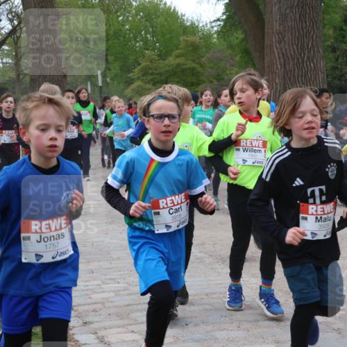 25.04.2026 - Das Zehntel Zöllner http://msf.ph/oto/9592713 25.04.2026 08:44:02 Laufen 1757, 3918, 1892, 3928 meine-sportfotos.de
