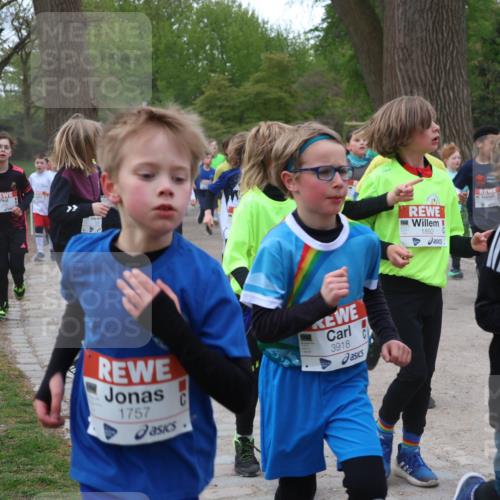 25.04.2026 - Das Zehntel Zöllner http://msf.ph/oto/9592714 25.04.2026 08:44:02 Laufen 1757, 1892, 3918, 3928 meine-sportfotos.de