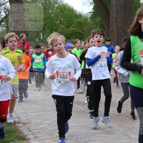25.04.2026 - Das Zehntel Zöllner http://msf.ph/oto/9592744 25.04.2026 08:44:08 Laufen 3467, 11, 3503, 3479, 3334 meine-sportfotos.de