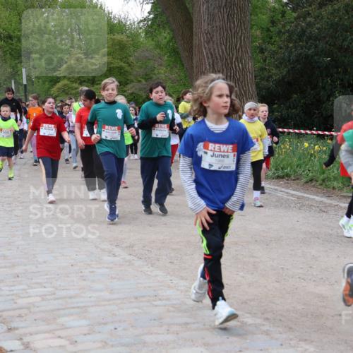 25.04.2026 - Das Zehntel Zöllner http://msf.ph/oto/9592780 25.04.2026 08:44:15 Laufen 92, 1966, 1986 meine-sportfotos.de