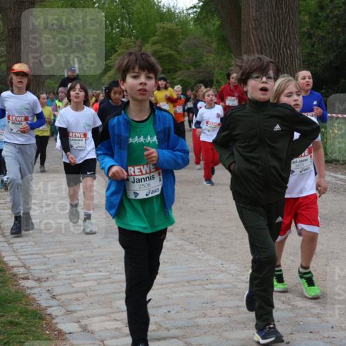 25.04.2026 - Das Zehntel Zöllner http://msf.ph/oto/9592846 25.04.2026 08:44:30 Laufen 2508, 3473, 3499 meine-sportfotos.de