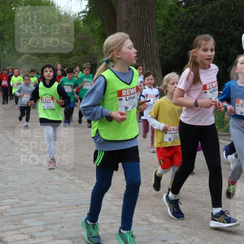 25.04.2026 - Das Zehntel Zöllner http://msf.ph/oto/9592924 25.04.2026 08:44:47 Laufen 3245, 2991, 2988 meine-sportfotos.de