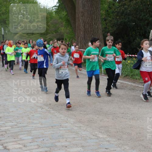 25.04.2026 - Das Zehntel Zöllner http://msf.ph/oto/9592933 25.04.2026 08:44:49 Laufen 10 meine-sportfotos.de