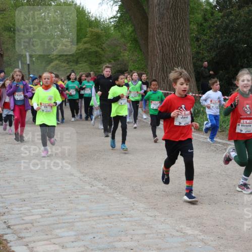 25.04.2026 - Das Zehntel Zöllner http://msf.ph/oto/9592946 25.04.2026 08:44:51 Laufen 3943 meine-sportfotos.de