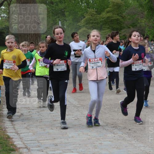 25.04.2026 - Das Zehntel Zöllner http://msf.ph/oto/9593076 25.04.2026 08:45:18 Laufen 1942, 1957, 1732, 3056, 3050 meine-sportfotos.de