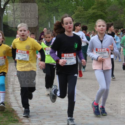 25.04.2026 - Das Zehntel Zöllner http://msf.ph/oto/9593079 25.04.2026 08:45:19 Laufen 1942, 1957, 1732, 3056, 3050 meine-sportfotos.de