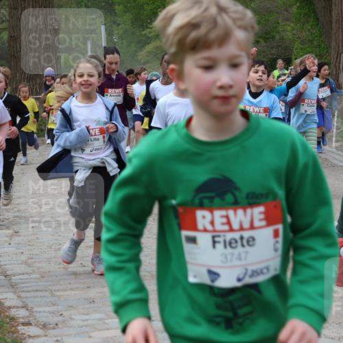 25.04.2026 - Das Zehntel Zöllner http://msf.ph/oto/9593094 25.04.2026 08:45:22 Laufen 3513, 3542, 3747 meine-sportfotos.de